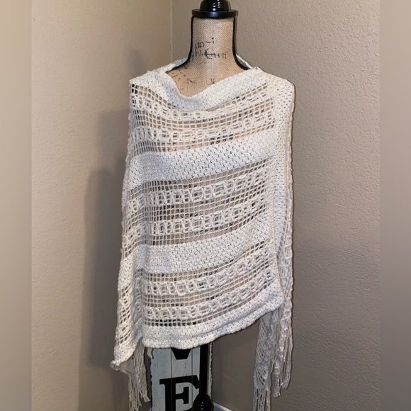 Riah Poncho - Picture 1 of 8